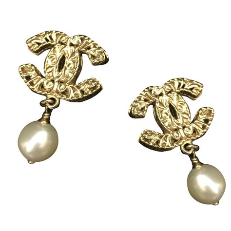 Boucles d'oreilles fantaisie CHANEL 